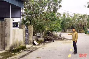 Cần sớm cấp “sổ đỏ” cho 3 hộ dân ở xã Lộc Hà sau đổi đất làm đường