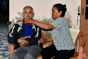 Kiểm điểm kế toán xã Đông Kinh do làm chậm chi trả trợ cấp xã hội 2 tháng