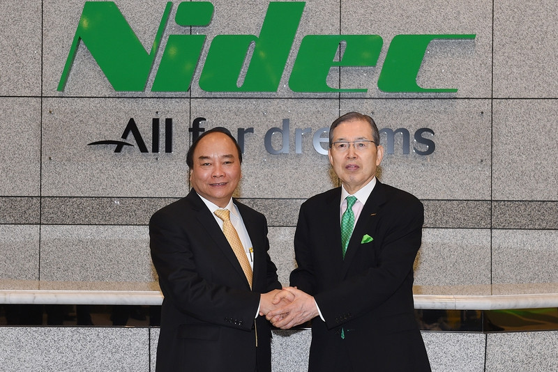 hinh anh thu tuong tham nha may cua tap doan nidec nhat ban