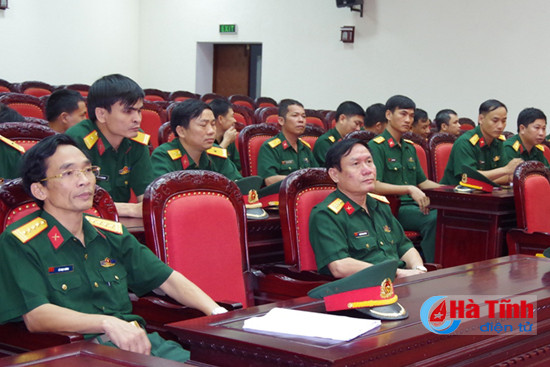 72 can bo chien sy quan doi ha tinh nhan quyet dinh thang quan ham