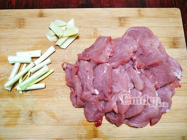 tu lam hat nem tu thit heo tai nha vua an toan lai thom ngon hon loai mua san