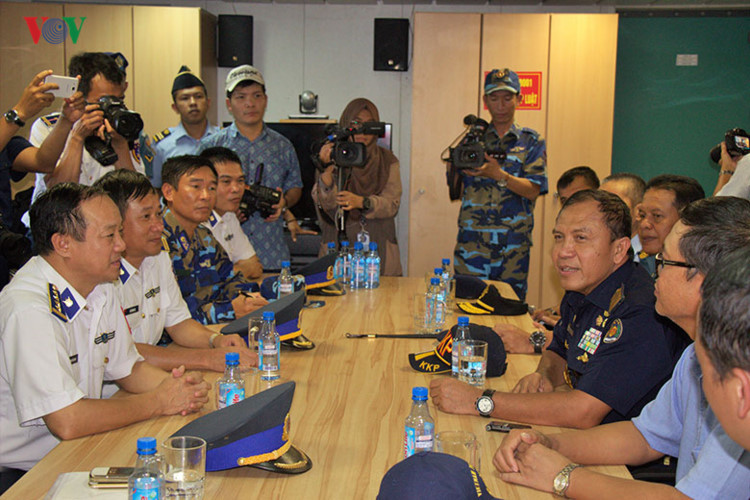 hanh trinh gan 600 hai ly dua 695 ngu dan tu indonesia ve viet nam