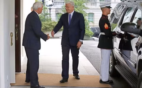 the gioi ngay qua canh sat phap bi tan cong khung bo ngay cua nha tho duc ba paris