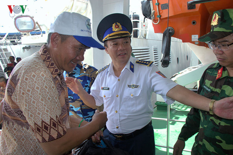 hanh trinh gan 600 hai ly dua 695 ngu dan tu indonesia ve viet nam