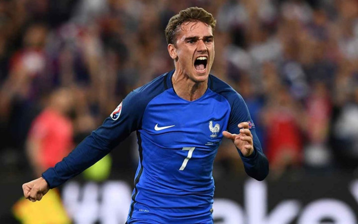 pogba griezmann va danh sach 26 hao thu dt phap chuan bi do suc dt anh
