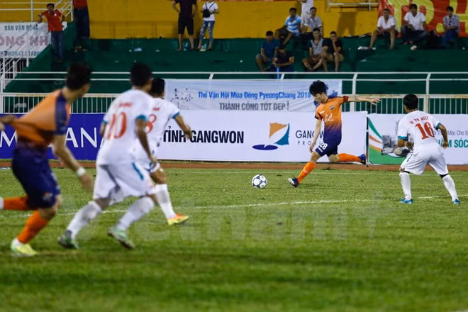 xuan truong lac long trong ngay gangwon co mat o thong nhat