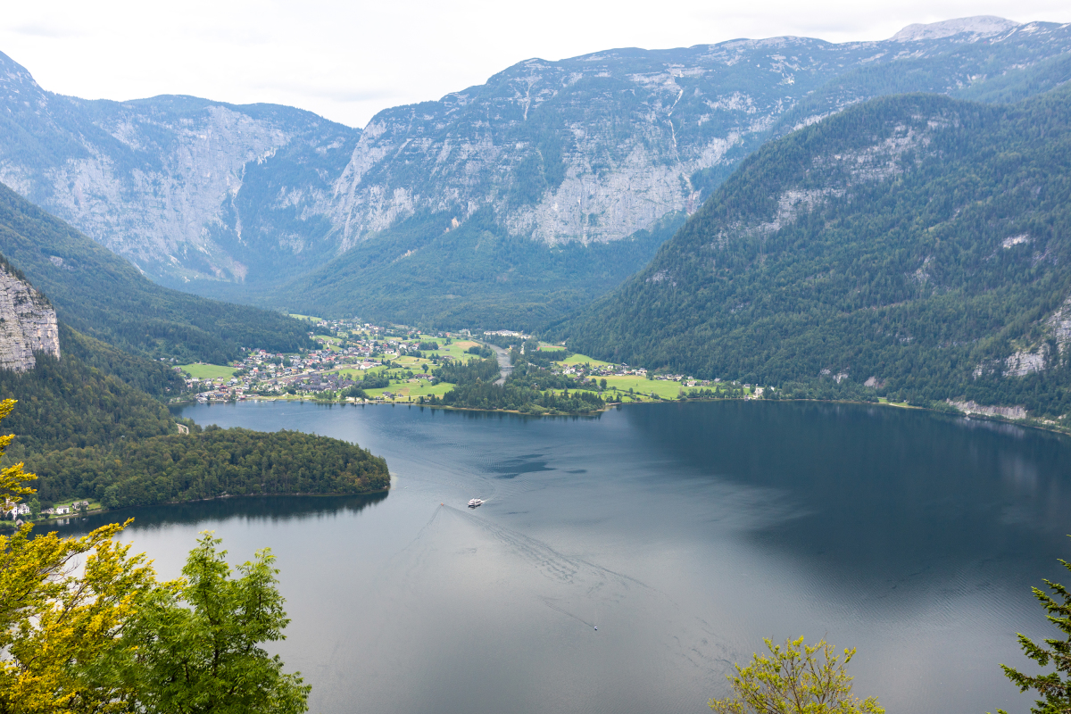 Hallstatt - một trong 50 thị trấn đẹp nhất thế giới