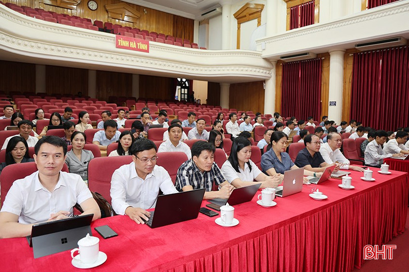 Đại biểu tham dự tại điểm cầu Hà Tĩnh. bqbht_br_img-6454-1.jpg