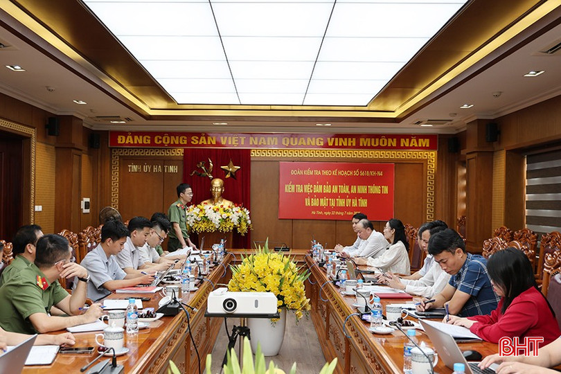 Đoàn kiểm tra làm việc tại Tỉnh ủy Hà Tĩnh. bqbht_br_img-5177-3.jpg