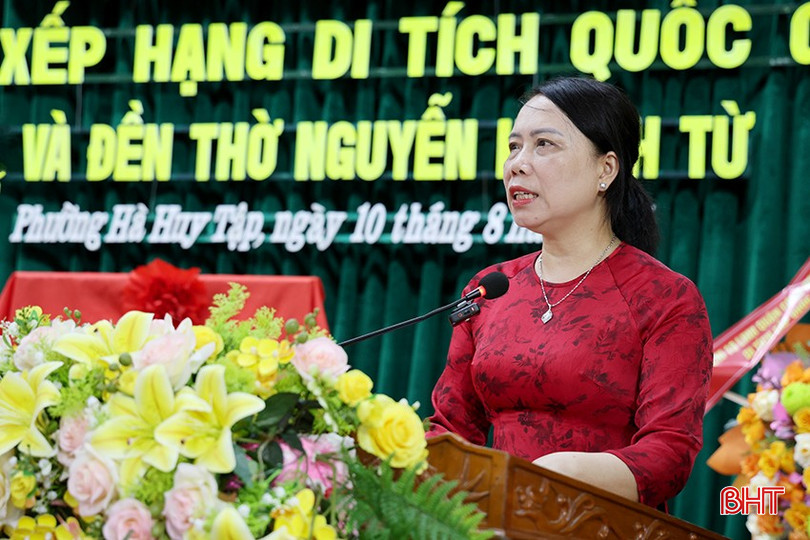 Phó Chủ tịch UBND phường Hà Huy Tập Lê Thị Thanh Vân trình bày diễn văn tại buổi lễ. bqbht_br_img-5908-1.jpg