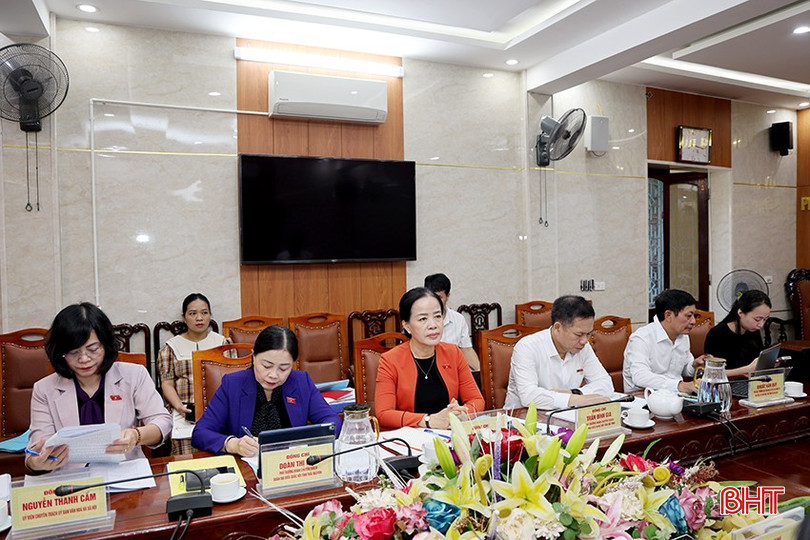 Thành viên đoàn khảo sát của Ban Văn hóa và Xã hội của Quốc hội. bqbht_br_img-7049-1.jpg