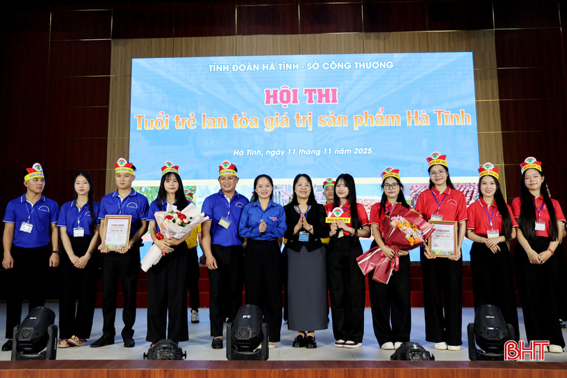 Trao giải ba cho đội Đồng Lộc, Đức Thọ.