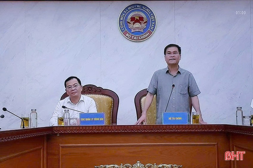 Thứ trưởng Bộ Tài chính Bùi Văn Khắng kết luận hội nghị. (Ảnh chụp màn hình) bqbht_br_z6716562846938-9729258cb5285910f6ceb7f00e408be9.jpg