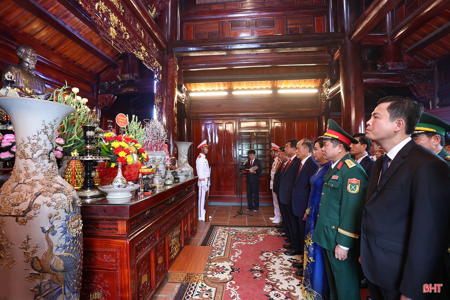 Đoàn đại biểu báo công lên Bác. bqbht_br_aimg-0242.jpg