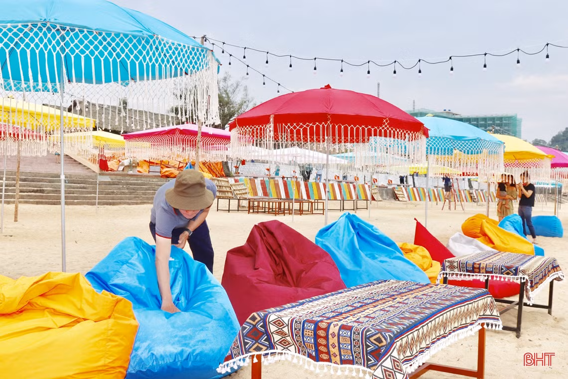 Những “quầy bar bên bãi biển” lần đầu xuất hiện ở Hà Tĩnh