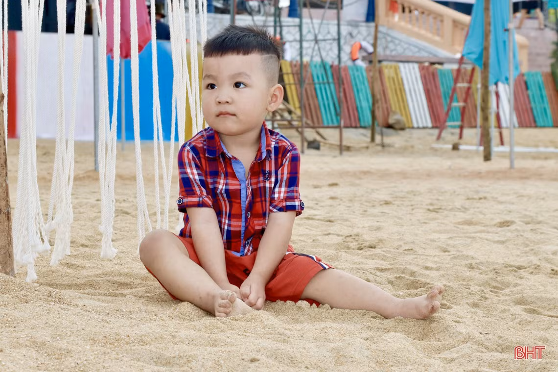 Những “quầy bar bên bãi biển” lần đầu xuất hiện ở Hà Tĩnh