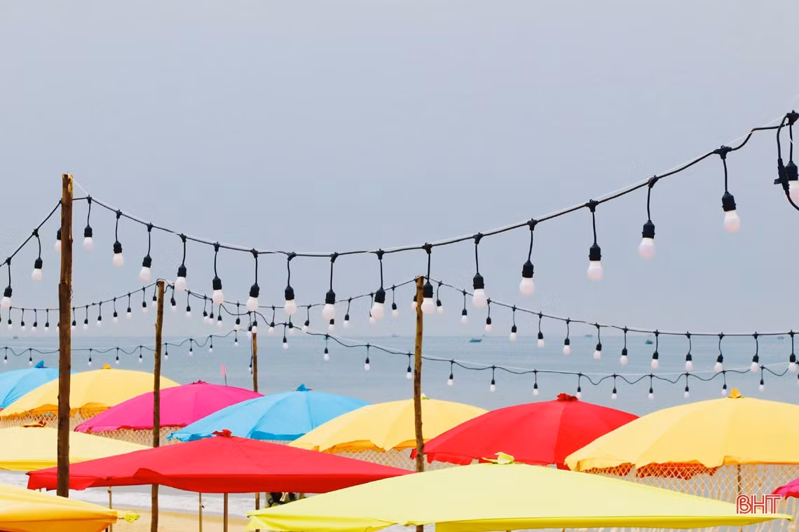 Những “quầy bar bên bãi biển” lần đầu xuất hiện ở Hà Tĩnh