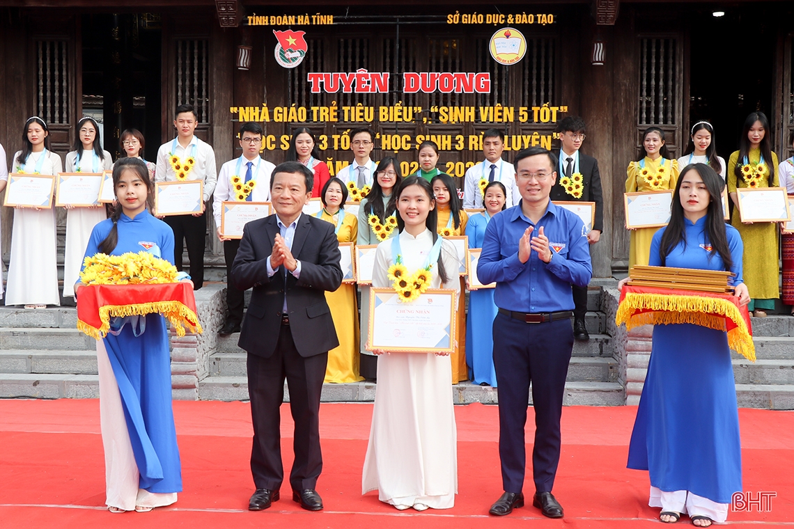 Tuyên dương 67 gương nhà giáo trẻ, học sinh, sinh viên tiêu biểu