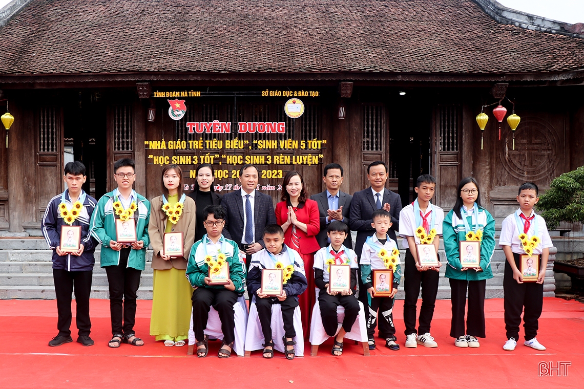 Tuyên dương 67 gương nhà giáo trẻ, học sinh, sinh viên tiêu biểu