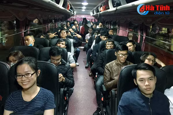 sinh vien nghe tinh o ha noi het lo thieu xe ve nha an tet