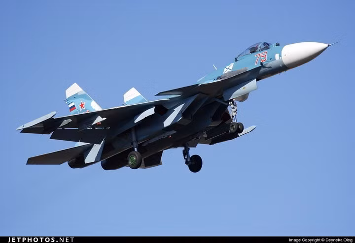 anh suc manh tiem kich bao boi cua tau san bay nga su 33