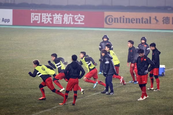 u23 viet nam lam quen san changshu sports lac quan huong toi tran dau voi u23 syria