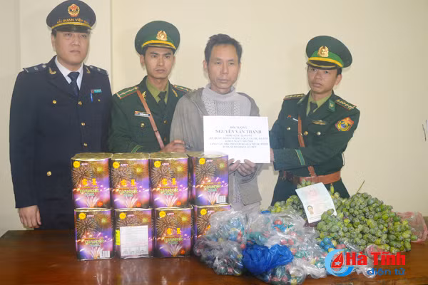 bi bat khi van chuyen 5kg qua thuoc phien 20kg phao qua bien gioi