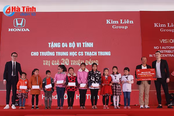 khai truong showroom honda o to ha tinh