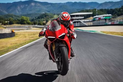 ky nguyen moi cua ducati ve dai ly gia 606 trieu dong