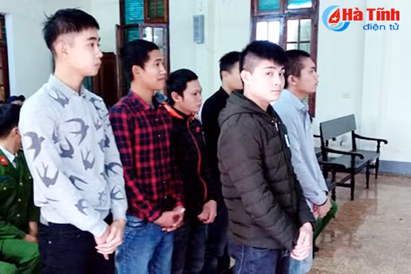 nhom 9x nghe an keo nhau vao ha tinh cuop tai san linh an