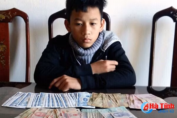 lien tiep bat giu trom nhi lay tien choi game online