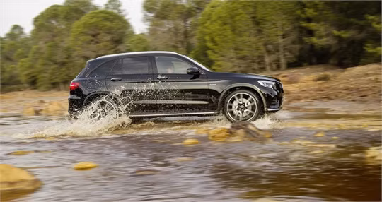 Mercedes-AMG GLC43 chính thức trình làng ảnh 3