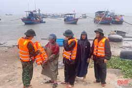 Để mỗi chuyến biển an toàn trong mùa mưa bão