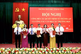 Phường Trần Phú công bố các quyết định về thành lập trường và công tác cán bộ