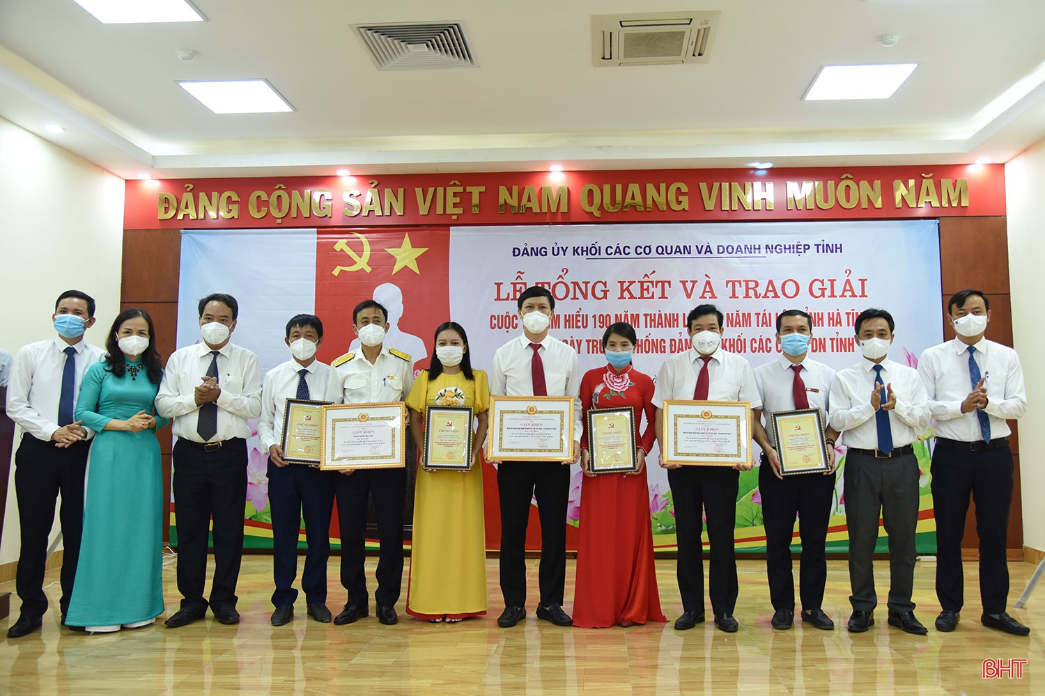 Đảng bộ Khối CCQ&DN tỉnh Hà Tĩnh phát huy truyền thống 65 năm, đoàn kết xây dựng quê hương phát triển