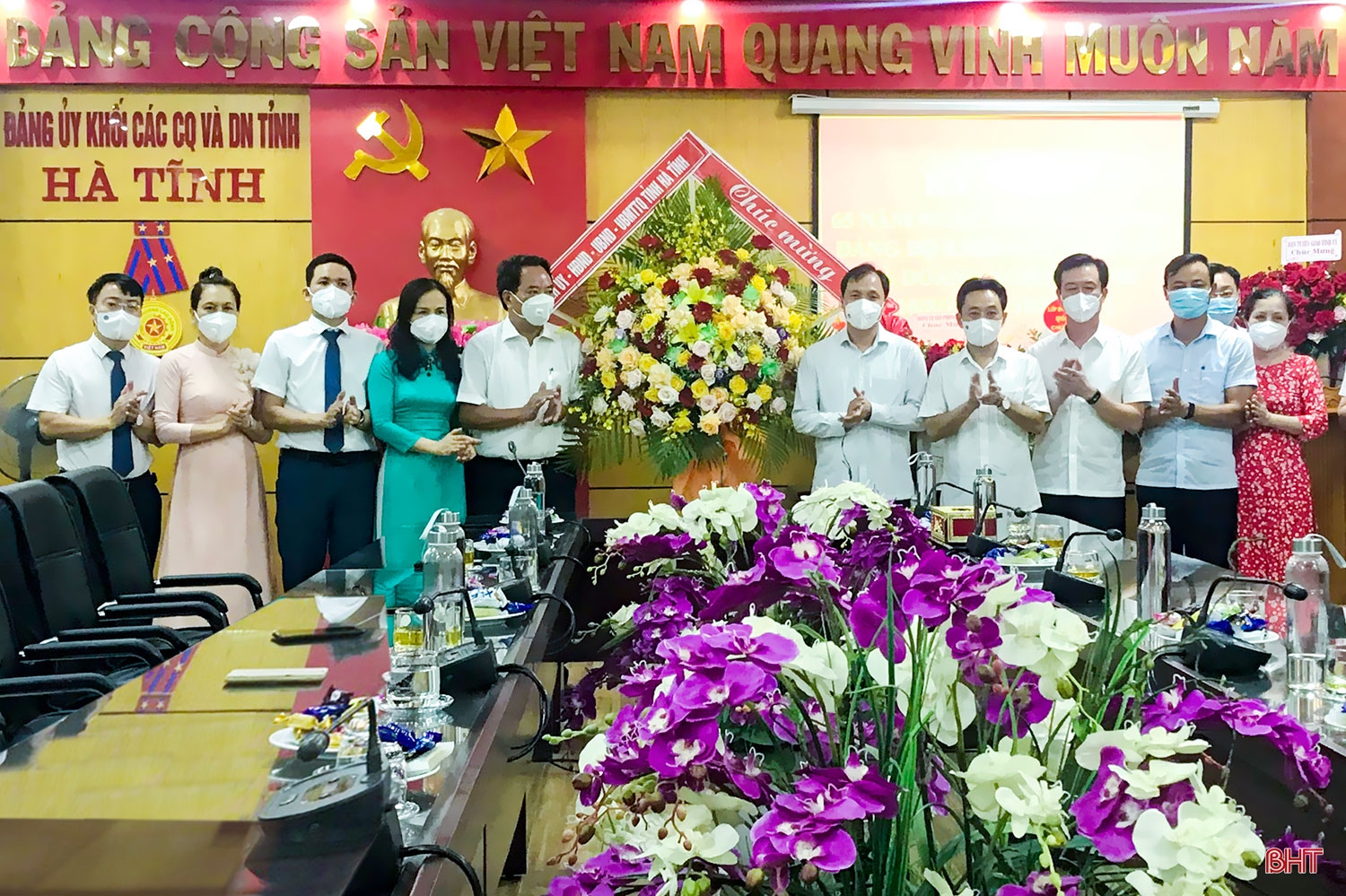 Đảng bộ Khối CCQ&DN tỉnh Hà Tĩnh phát huy truyền thống 65 năm, đoàn kết xây dựng quê hương phát triển