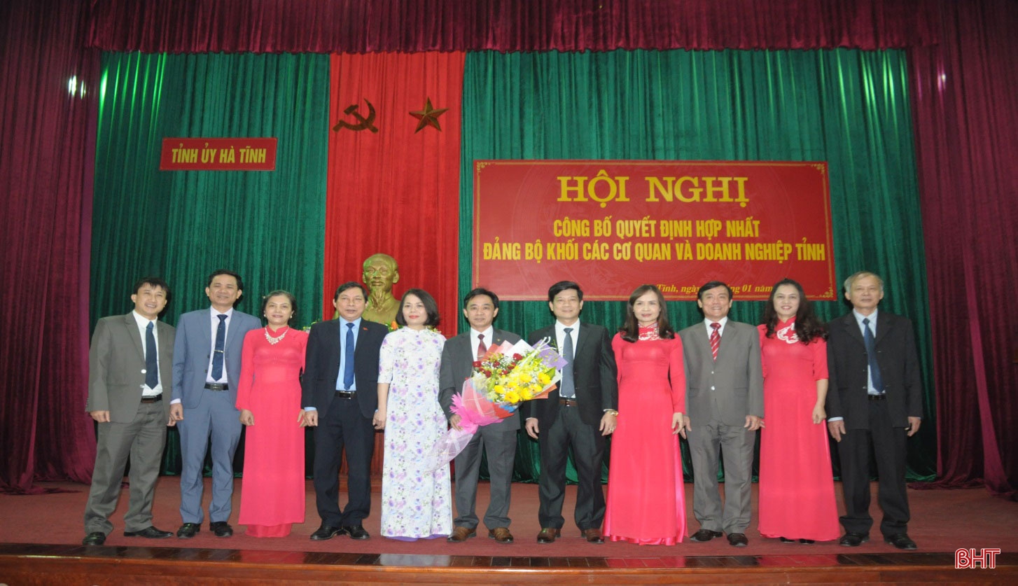 Đảng bộ Khối CCQ&DN tỉnh Hà Tĩnh phát huy truyền thống 65 năm, đoàn kết xây dựng quê hương phát triển