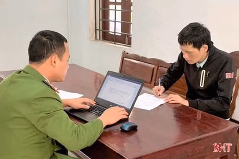 Thuê ôtô từ Hương Khê sang Vũ Quang mua ma túy