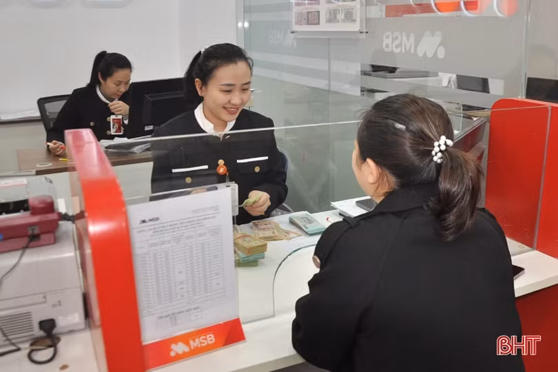 Các ngân hàng ở Hà Tĩnh đồng loạt giảm lãi suất huy động vốn