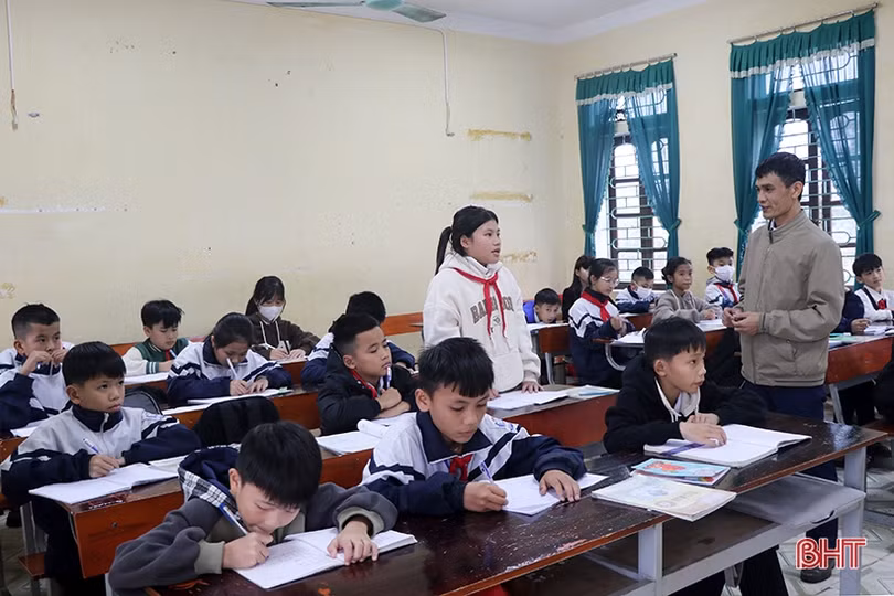 Vượt qua bạo bệnh, thầy giáo trường huyện tích cực truyền cảm hứng cho học trò