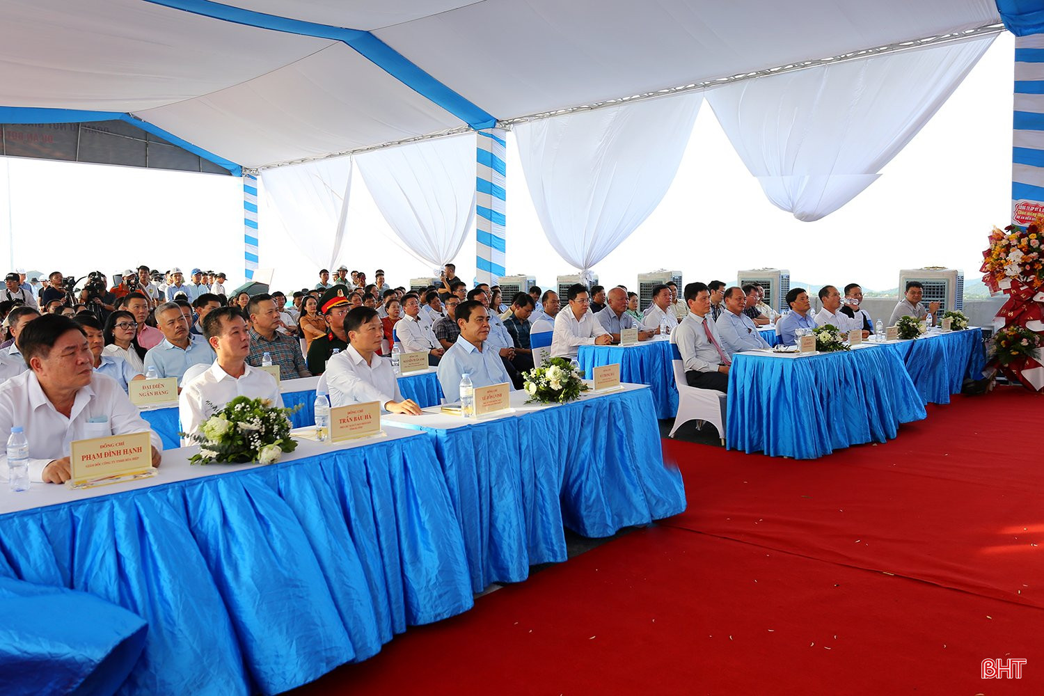 90d6730cd350710e2841.jpg