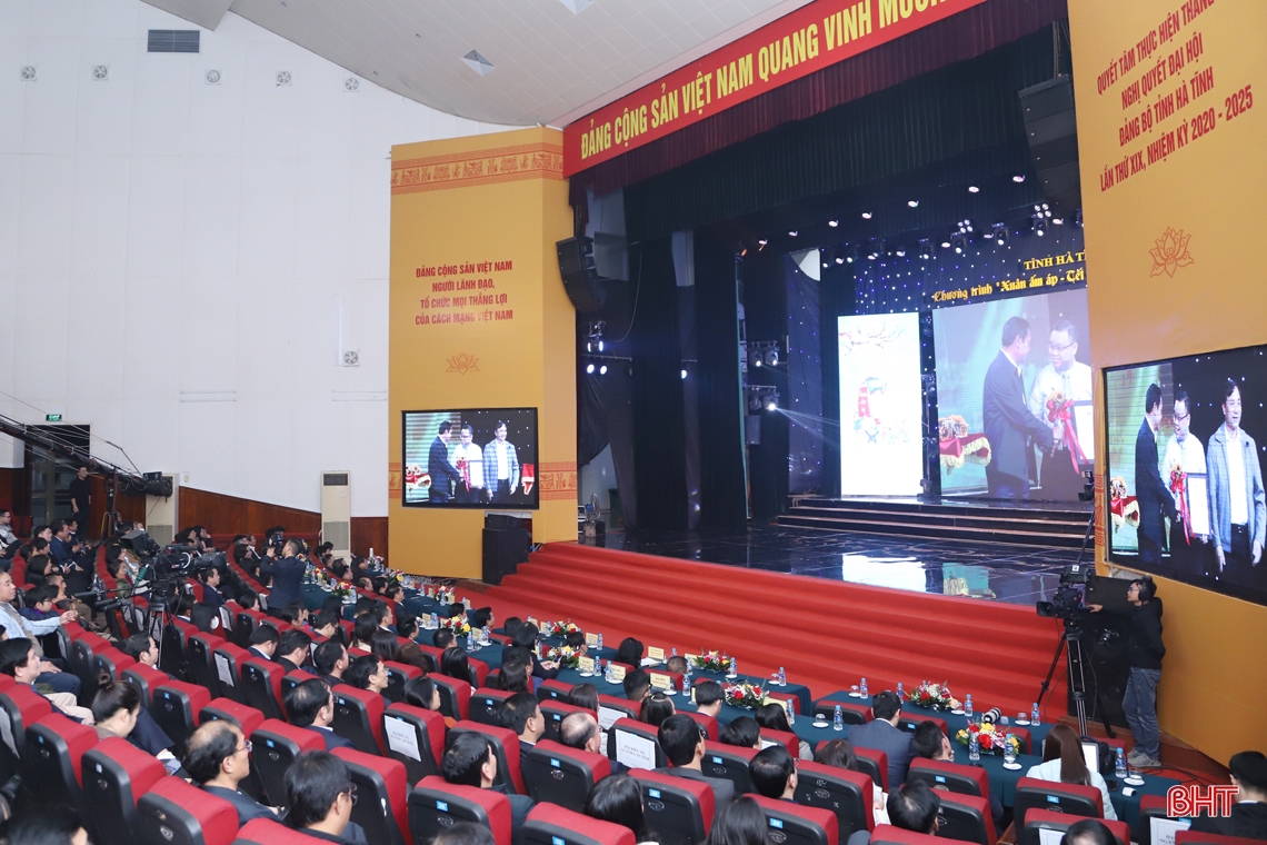 Huy động 8,8 tỷ đồng ủng hộ chương trình “Xuân ấm áp - Tết yêu thương”