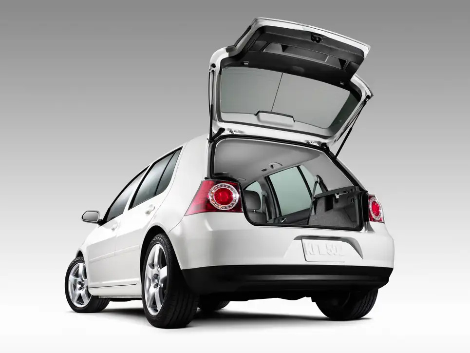 5 mẫu xe bán cả thế hệ mới lẫn cũ: Có bản cũ còn cháy hàng