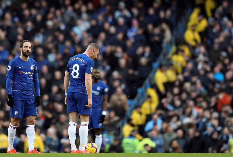 Vì đâu Chelsea thảm bại 0-6 trước Man City?