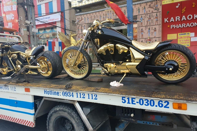 Bộ sưu tập môtô mạ vàng hàng độc trị giá hơn 7 tỷ đồng tại Việt Nam