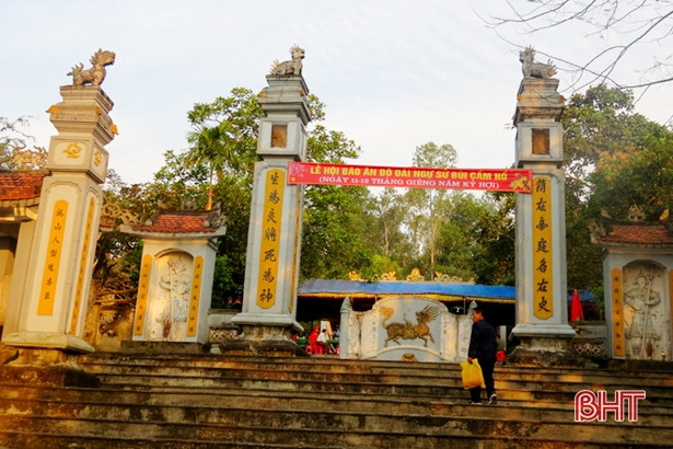 Thành kính lễ báo ân Đô đài ngự sử Bùi Cầm Hổ