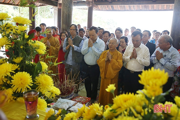 Thành kính lễ dâng hương, tri ân Đại Danh y Lê Hữu Trác