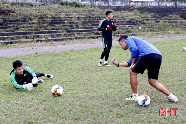 CLB Bóng đá Hồng Lĩnh Hà Tĩnh ra quân tập luyện đầu năm mới
