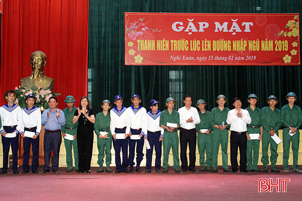 Nghi Xuân giao lưu, gặp mặt tân binh chuẩn bị lên đường nhập ngũ