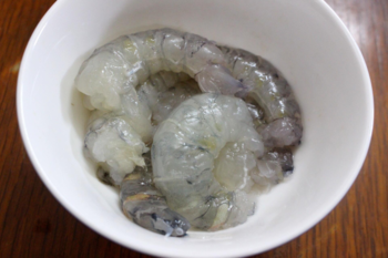 Canh tôm chua nấu khế giải ngấy sau tết cực ngon